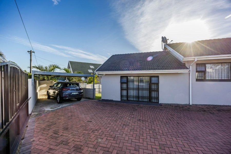 4 Bedroom Property for Sale in Beacon Bay Eastern Cape